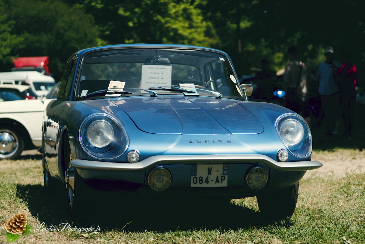 🚗  Les 10 ans du Club Loun Rétro : Patrimoine Roulant au Bord du Lac de Léon